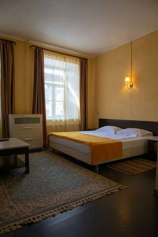 Гостиница Yellow Hotel Санкт-Петербург 5-местная комната семейная-6